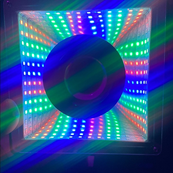 Purple Square Speaker - Picture 4 of 7